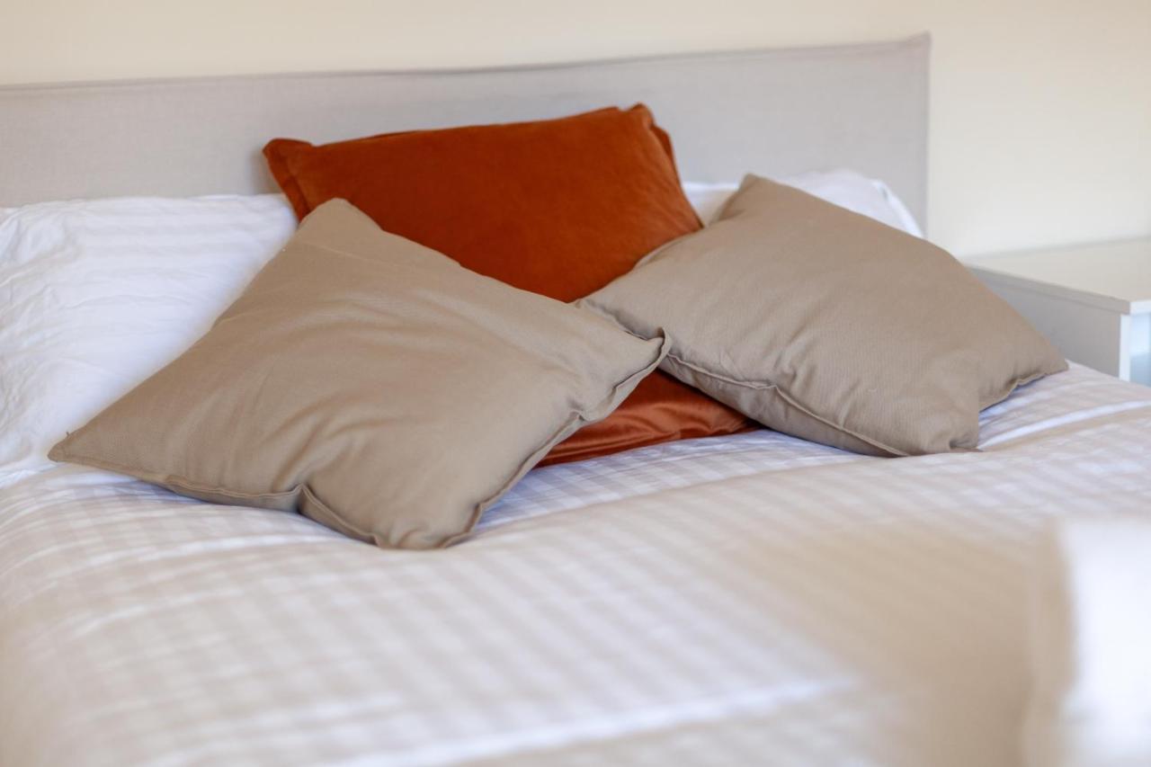 Lovely Studio Flat In Wimbledon W/ Free Parking Лондон Экстерьер фото
