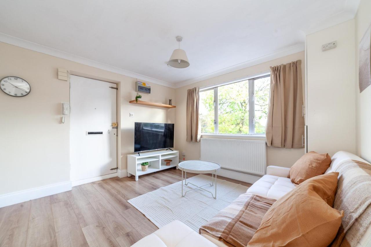 Lovely Studio Flat In Wimbledon W/ Free Parking Лондон Экстерьер фото