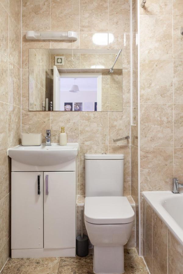 Lovely Studio Flat In Wimbledon W/ Free Parking Лондон Экстерьер фото