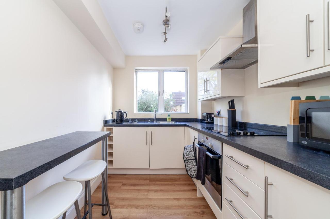 Lovely Studio Flat In Wimbledon W/ Free Parking Лондон Экстерьер фото