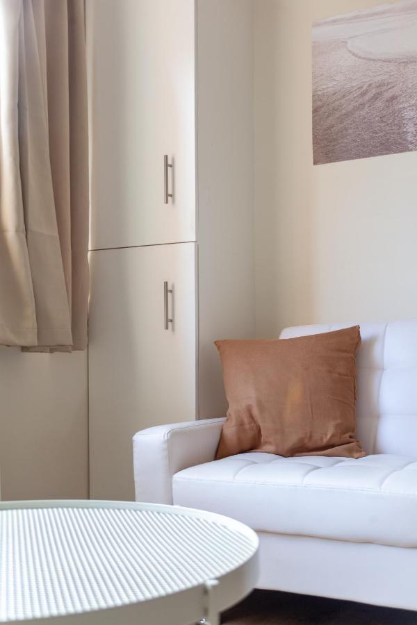 Lovely Studio Flat In Wimbledon W/ Free Parking Лондон Экстерьер фото
