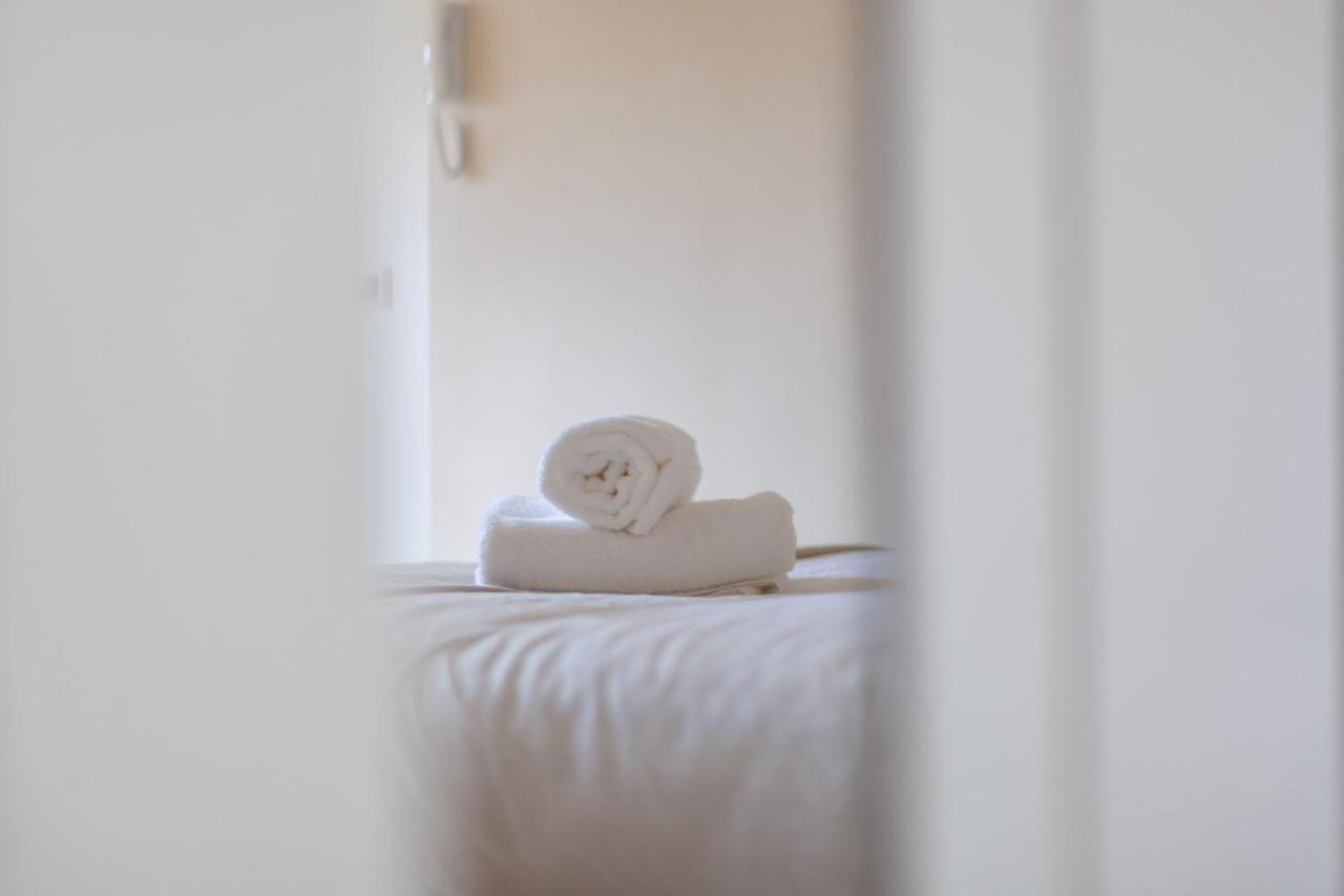 Lovely Studio Flat In Wimbledon W/ Free Parking Лондон Экстерьер фото