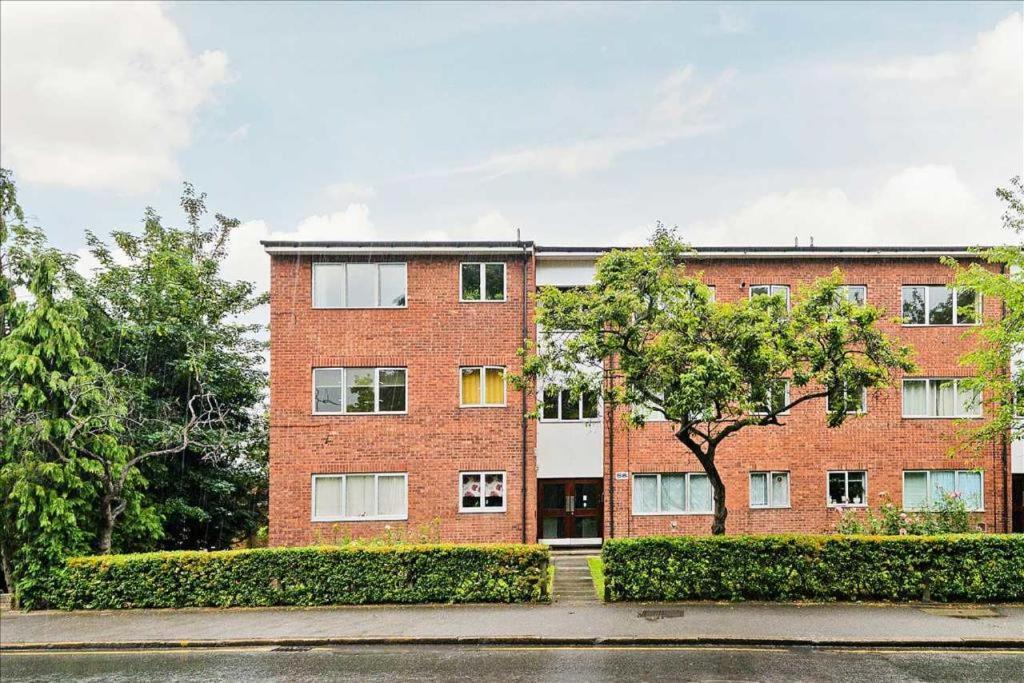 Lovely Studio Flat In Wimbledon W/ Free Parking Лондон Экстерьер фото